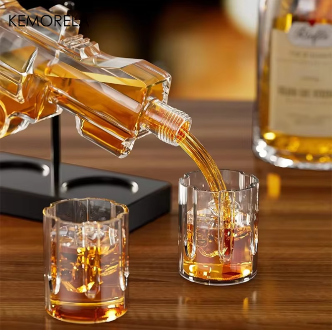 Revolver Whisky Karaf Set met Glazen – Decoratieve Drankdispenser