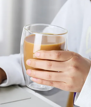 Dubbelwandige Glazen Beker – Hittebestendige Transparante Drinkbeker