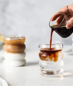 Set van 2 Geribbelde Glazen Bekers met Rietjes – Vintage Borosilicaat Drinkglazen 350 ml