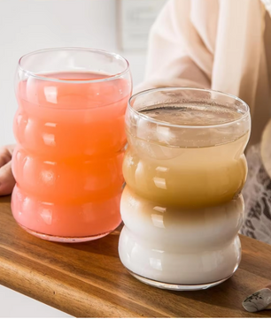 Set van 2 Geribbelde Glazen Bekers met Rietjes – Vintage Borosilicaat Drinkglazen 350 ml