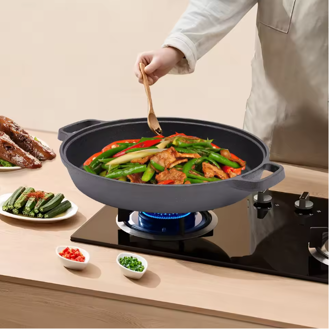 Gietijzeren Koekenpan 25 cm met Dubbele Handgrepen – Geschikt voor Inductie en Open Vuur