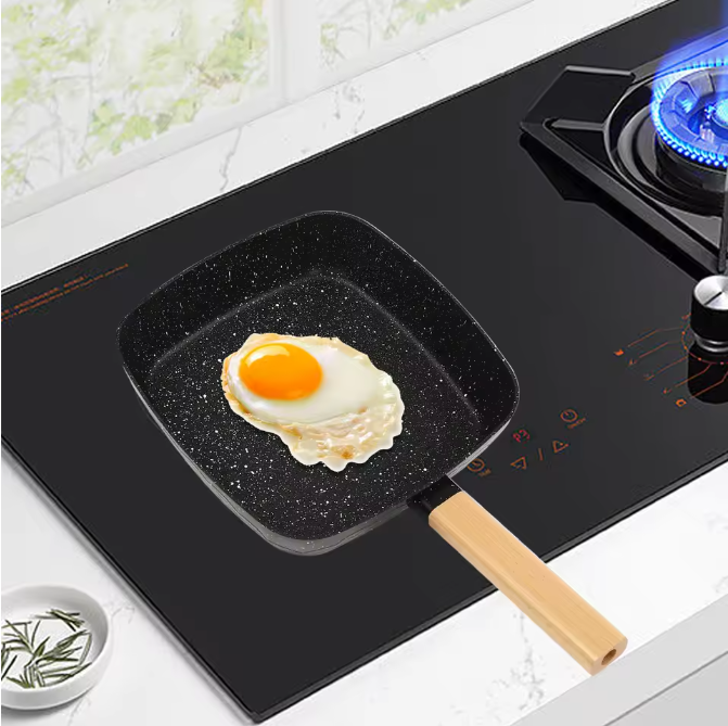 Vierkante Koekenpan 18 cm met Anti-aanbaklaag – Omeletpan met Houten Handvat