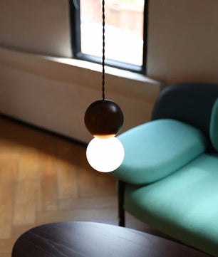Moderne Houten LED Hanglamp met Glazen Bol – Zwart Walnoot G9 – Scandinavisch & Japans Design voor Slaapkamer, Eetkamer & Woonkamer