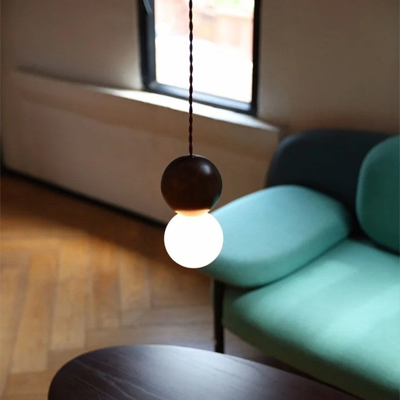 Moderne Houten LED Hanglamp met Glazen Bol – Zwart Walnoot G9 – Scandinavisch & Japans Design voor Slaapkamer, Eetkamer & Woonkamer