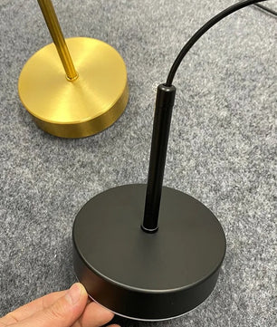 Nordic Moderne LED Hanglamp – Minimalistisch Design met Gouden Lampenkap – Aluminium & Acryl – Verstelbare Kabel – Voor Slaapkamer, Eetkamer & Woonkamer