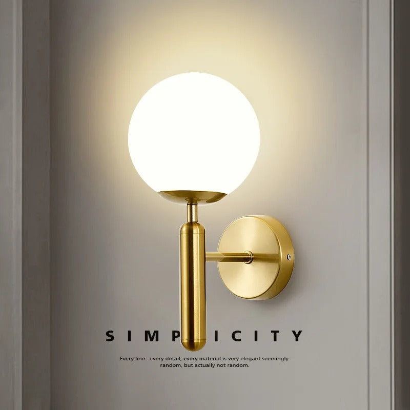 Moderne Glazen Wandlamp – Elegante Messingkleurige Binnenverlichting met E27 Fitting