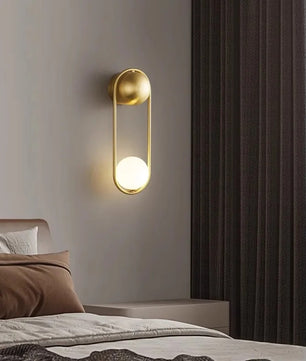 Minimalistische LED Wandlamp – Nordic Luxe Design met Metaal en Mat Glas – Moderne Wandverlichting voor Slaapkamer, Hal en Woonkamer