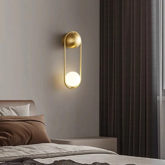 Minimalistische LED Wandlamp – Nordic Luxe Design met Metaal en Mat Glas – Moderne Wandverlichting voor Slaapkamer, Hal en Woonkamer