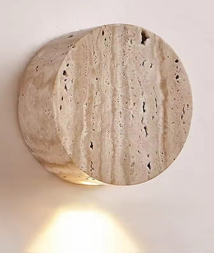 Wabi-Sabi Travertijn LED Wandlamp – Natuursteen Sfeerverlichting voor Slaapkamer en Gang