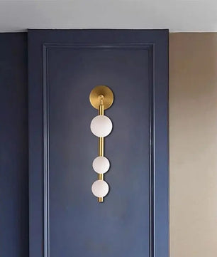 Wandlamp met Glazen Bol – Modern Design – Wit Glas met Goud of Zwart Metaal – E27 – Voor Slaapkamer, Badkamer en Hal