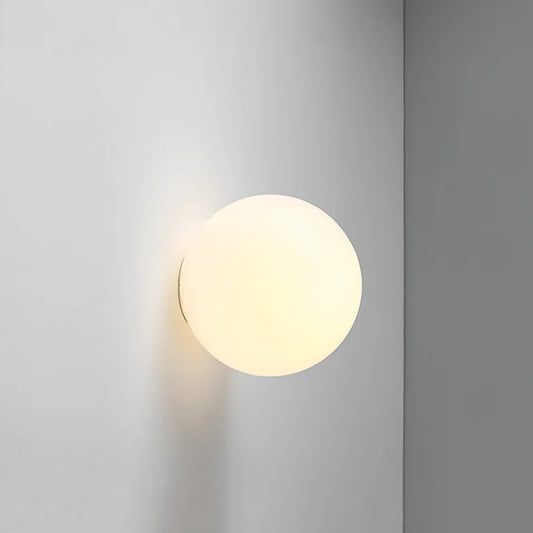 Ronde Glazen Wandlamp – Melkwitte Glazen Bol met Verborgen Basis – Moderne LED Wandverlichting voor Slaapkamer en Woonkamer