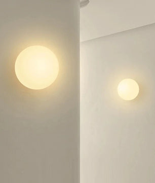 Moderne Glazen Wandlamp – Bauhaus Ronde Melkwitte Bal met G9 LED voor Slaapkamer en Woonkamer