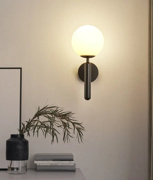 Moderne Glazen Wandlamp – Elegante Messingkleurige Binnenverlichting met E27 Fitting