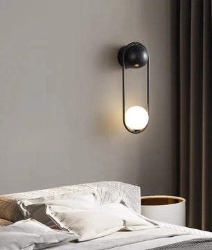 Minimalistische LED Wandlamp – Nordic Luxe Design met Metaal en Mat Glas – Moderne Wandverlichting voor Slaapkamer, Hal en Woonkamer