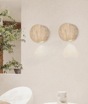 Wabi-Sabi Travertijn LED Wandlamp – Natuursteen Sfeerverlichting voor Slaapkamer en Gang