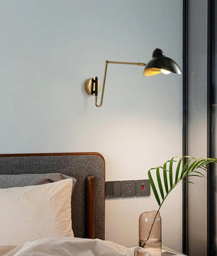 Industriële Wandlamp met Lange Arm – Verstelbare Scharnierarm en Matte Metalen Kap – E14 Leeslamp voor Slaapkamer, Woonkamer & Hotel