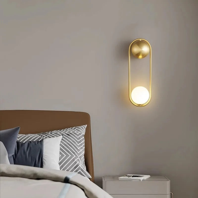 Minimalistische LED Wandlamp – Nordic Luxe Design met Metaal en Mat Glas – Moderne Wandverlichting voor Slaapkamer, Hal en Woonkamer