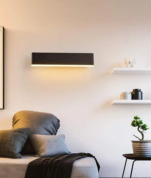 LED Wandlamp Zwart – 360° Draaibare Wandlamp van Metaal en Acryl – 7W Warm Licht 3500K voor Slaapkamer, Woonkamer & Trap