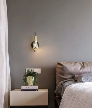 Set van 2 Vintage Wandlampen – Industriële Retro Wandspots van Gesmeed Staal met E27 Fitting – Zwart met Gouden Accent