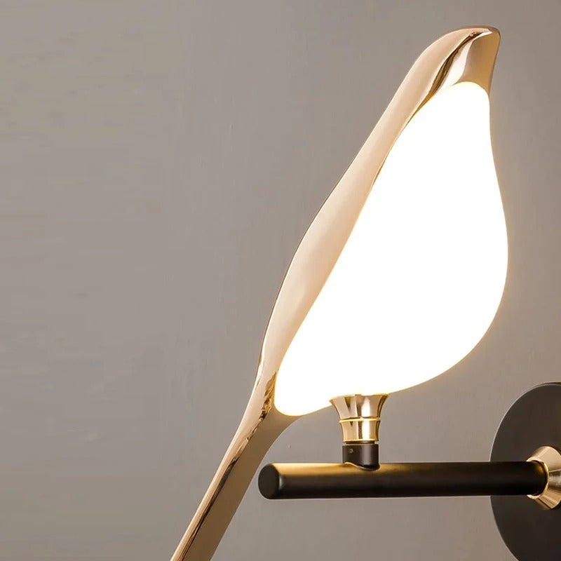Gouden Vogel LED Wandlamp – Artistieke Wandkandelaar van Metaal – Decoratieve Sfeerverlichting voor Woonkamer en Slaapkamer