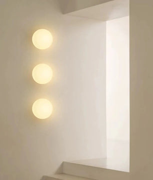 Moderne Glazen Wandlamp – Bauhaus Ronde Melkwitte Bal met G9 LED voor Slaapkamer en Woonkamer