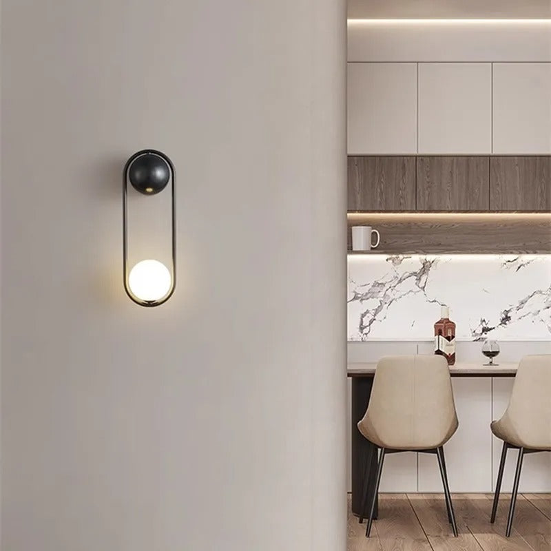 Minimalistische LED Wandlamp – Nordic Luxe Design met Metaal en Mat Glas – Moderne Wandverlichting voor Slaapkamer, Hal en Woonkamer